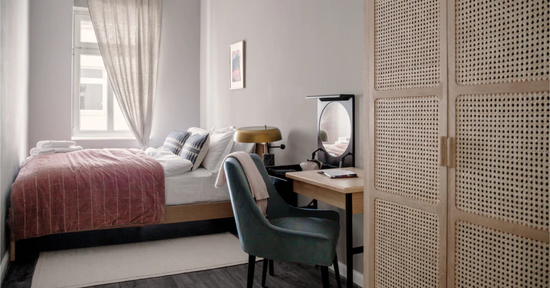 1591601727-levibedroom-workspace 1591601727-levibedroom-workspace